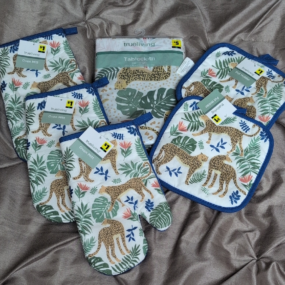 Cheetah Print Kitchen Linen Set - Green and Blue